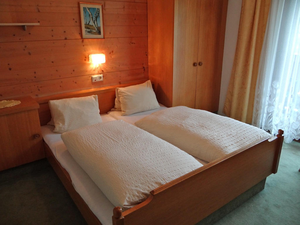 Ski & Bike Pension Maria Saalbach Hinterglemm Szoba fotó