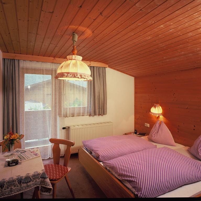 Ski & Bike Pension Maria Saalbach Hinterglemm Szoba fotó